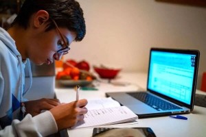 در همه پیام‌رسان‌های ایرانی می‌توان آزمون برگزار کرد