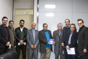 خیّر خمینی شهری پای کار مدرسه سازی