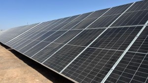 آغاز بهره‌برداری از شش نیروگاه خورشیدی جدید در استان اصفهان با حضور برخط رئیس‌جمهور