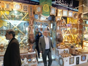 بازدید از بازار صنایع‌دستی مجموعه جهانی نقش‌جهان