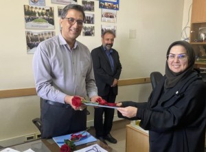 تجلیل مدیرکل بهزیستی استان اصفهان از روابط عمومی اداره کل