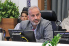 انتقادات و مسائل داخلی نباید پشت میکروفن گفته شود/ رهبر انقلاب هم تذکرات را در جلسات محرمانه بیان می‌کنند