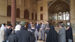بازدید سومین گروه خبرنگاران خارجی از آثار تاریخی آسیب‌دیده اصفهان