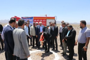 عملیات اجرایی نیروگاه خورشیدی ۲۵۰ مگاواتی در اردستان آغاز شد