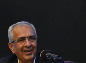 فولاد مبارکه زیر آتش، تولید را حفظ کرد