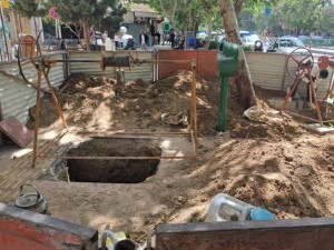 اصلاح بخشی از شبکه فاضلاب خیابان مسجد سیداصفهان