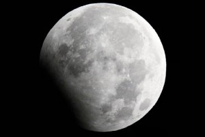 هیچ گونه ماه گرفتگی در شامگاه ۲۶ دی‌ماه اتفاق نمی‌افتد