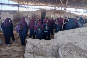 بازدید دانش‌آموزی از بناهای تاریخی شهرستان آران و بیدگل