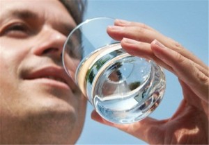 متخصص تغذیه: برای پیشگیری از گرمازدگی، آب را منظم بنوشید