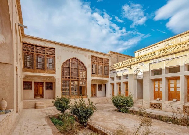 شهرستان نایین