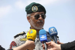 پوزه هر دشمنی را به خاک می‌مالیم
