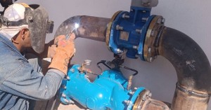 نصب دو دستگاه شیر فشارشکن در خطوط آبرسانی شهرک سیمرغ و شهر خورزوق