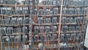 ۶۲ دستگاه ماینر غیرمجاز در کاشان کشف شد