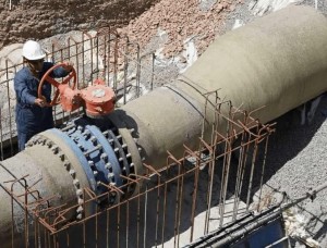 پالایشگاه اصفهان نخستین صنعتی که برداشت آب از زاینده‌رود را قطع کرد